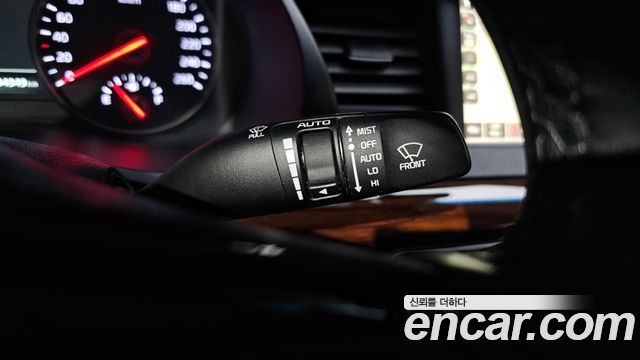 Kia K7 2017 — photo 24