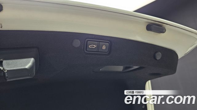 Kia K7 2017 — photo 26