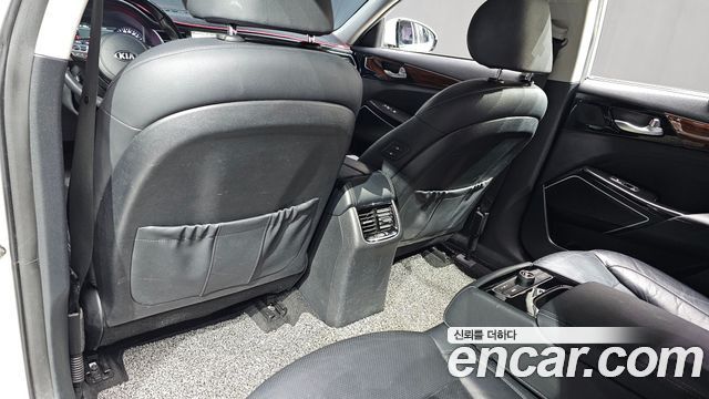 Kia K7 2017 — photo 29