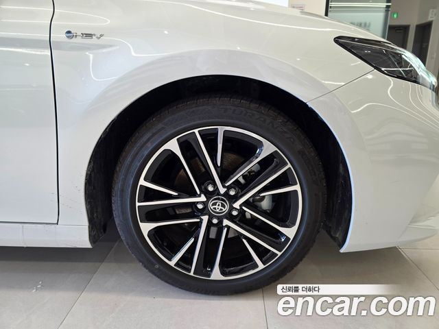 Toyota Camry 2025 — photo 5