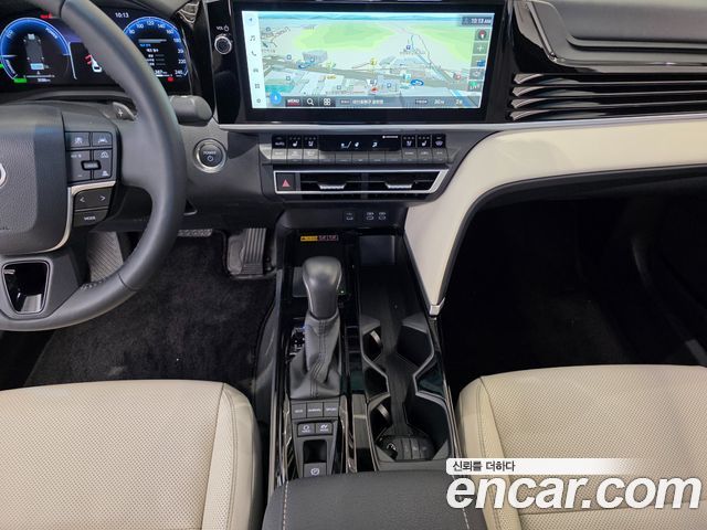 Toyota Camry 2025 — photo 9