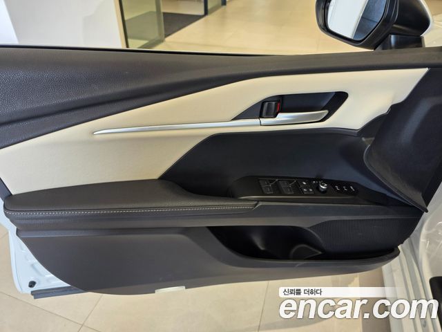 Toyota Camry 2025 — photo 12