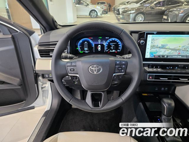 Toyota Camry 2025 — photo 13
