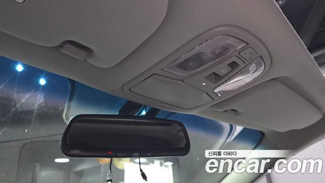 Kia K5 2011 — photo 18