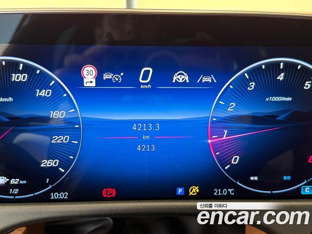 Mercedes-Benz E-Class 2026 — photo 8