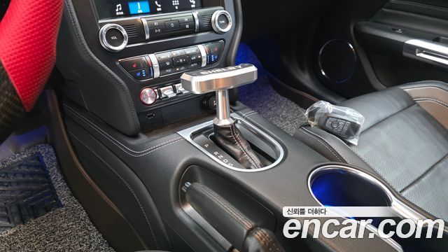 Ford Mustang 2019 — photo 9