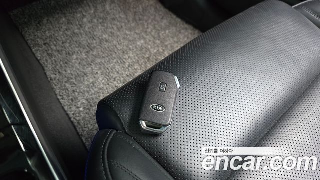 Kia K7 2021 — photo 21