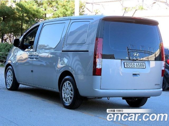 Hyundai Staria 2022 — photo 3