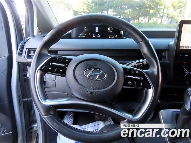 Hyundai Staria 2022 — photo 8