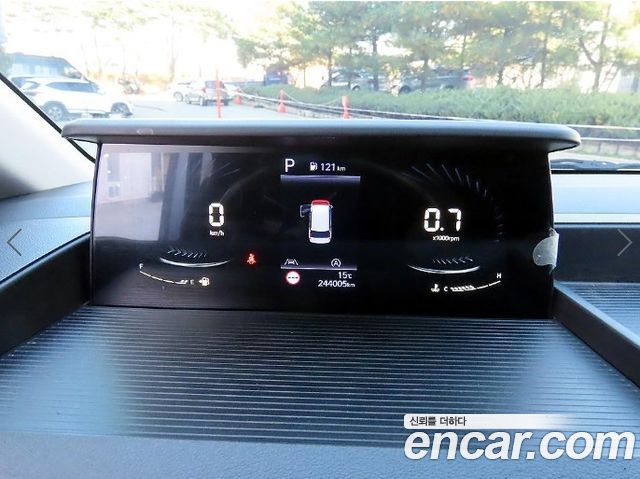 Hyundai Staria 2022 — photo 9