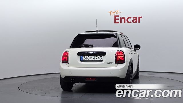 Mini Cooper 2021 — photo 4