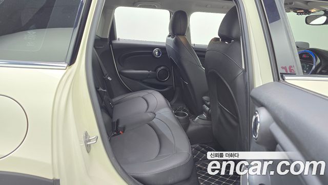 Mini Cooper 2021 — photo 17