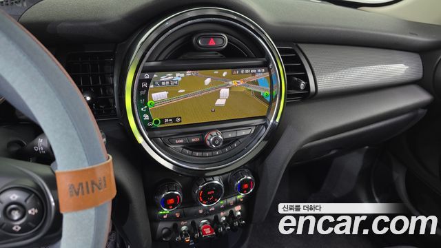 Mini Cooper 2021 — photo 18