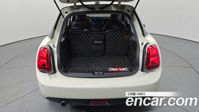 Mini Cooper 2021 — photo 24