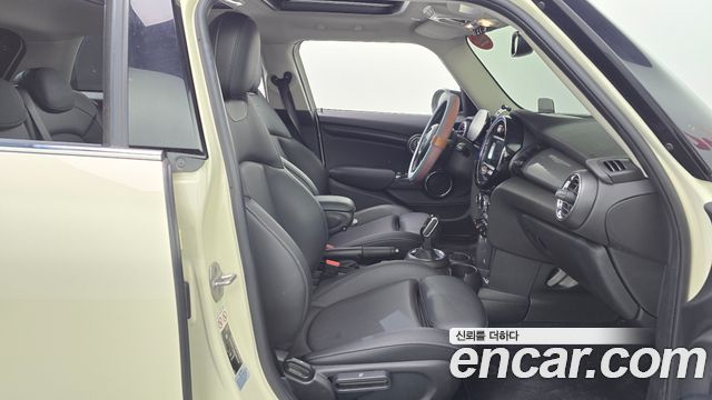 Mini Cooper 2021 — photo 16