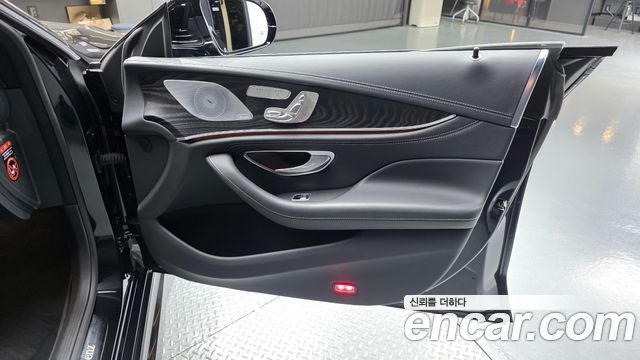 Mercedes-Benz CLS-Class 2023 — photo 15