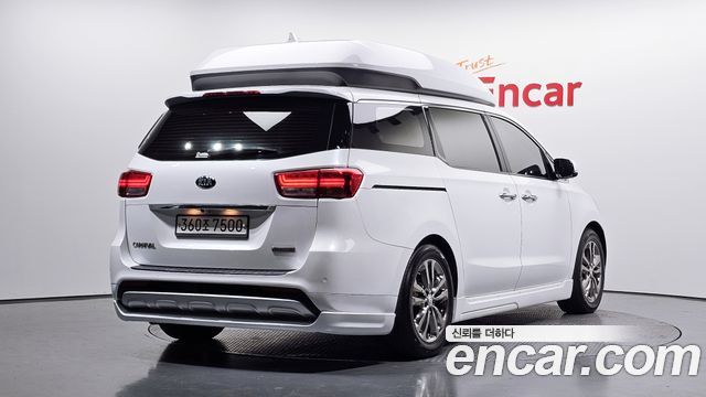 Kia Canival 2017 — photo 2