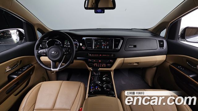 Kia Canival 2017 — photo 10