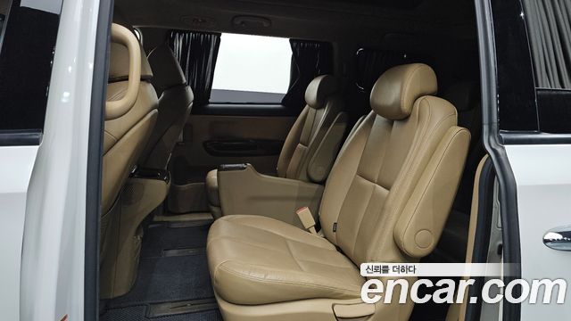Kia Canival 2017 — photo 18