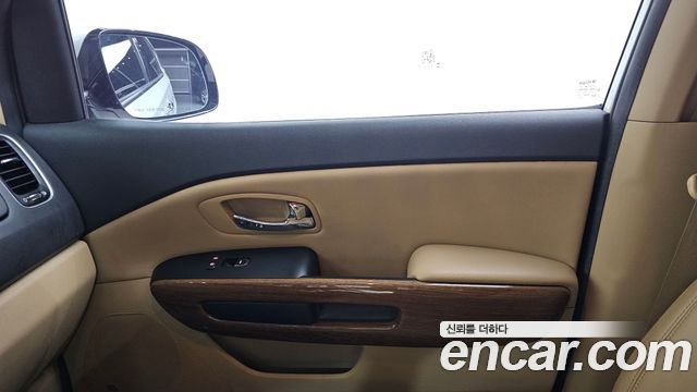 Kia Canival 2017 — photo 15