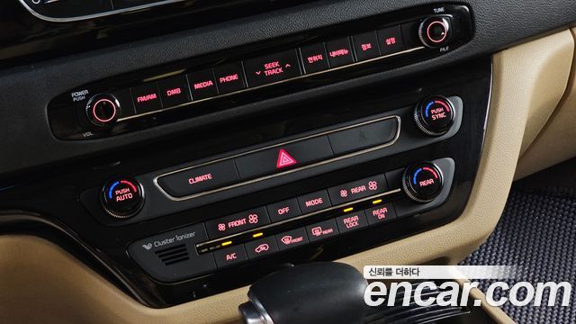 Kia Canival 2017 — photo 31