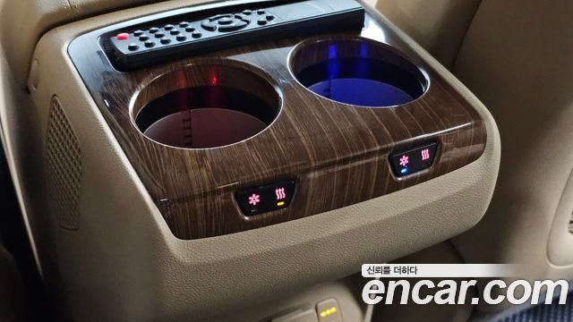 Kia Canival 2017 — photo 32