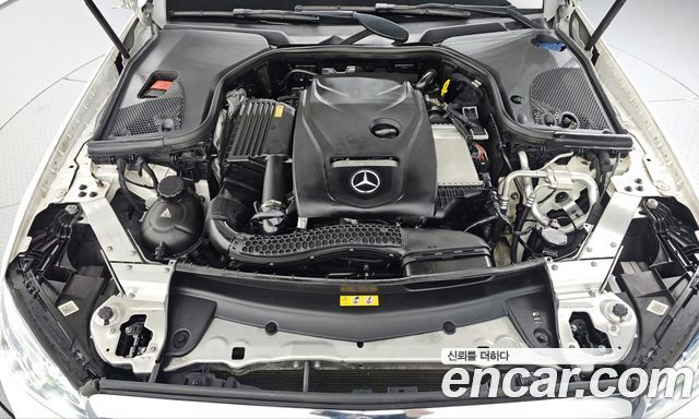 Mercedes-Benz E-Class 2017 — photo 6