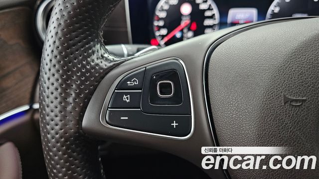 Mercedes-Benz E-Class 2017 — photo 25