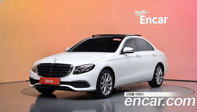 Mercedes-Benz E-Class 2017 — photo 1