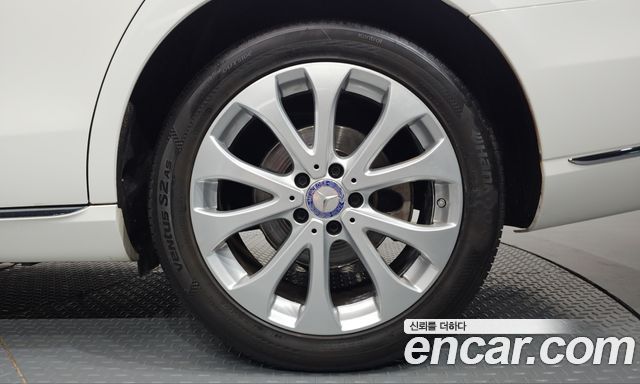 Mercedes-Benz E-Class 2017 — photo 7