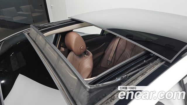Mercedes-Benz E-Class 2017 — photo 33