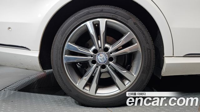 Mercedes-Benz E-Class 2016 — photo 5