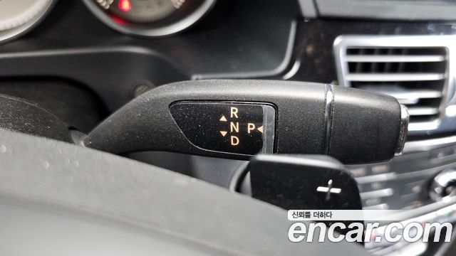 Mercedes-Benz E-Class 2016 — photo 9