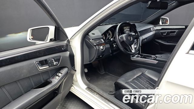 Mercedes-Benz E-Class 2016 — photo 10
