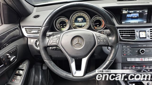 Mercedes-Benz E-Class 2016 — photo 13