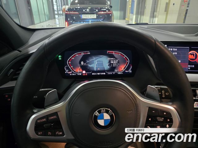 BMW 1-Series 2022 — photo 19
