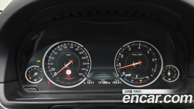 BMW 5-Series 2015 — photo 8