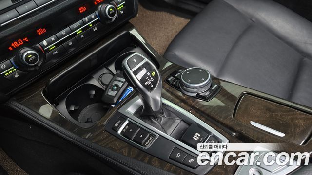 BMW 5-Series 2015 — photo 9