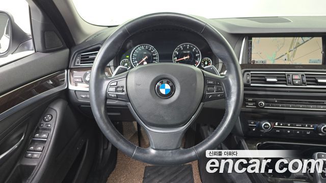 BMW 5-Series 2015 — photo 13