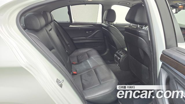 BMW 5-Series 2015 — photo 20