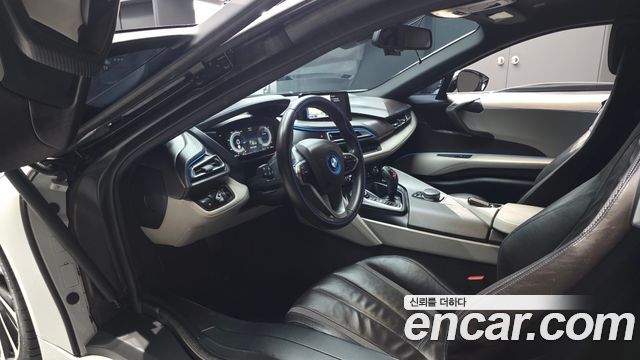 BMW i8 2016 — photo 10