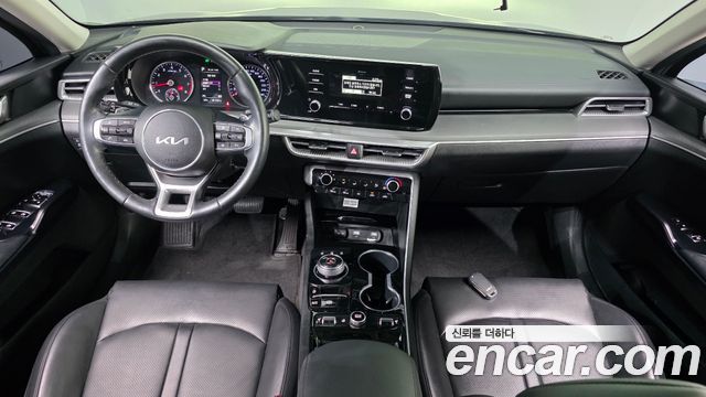 Kia K5 2023 — photo 10