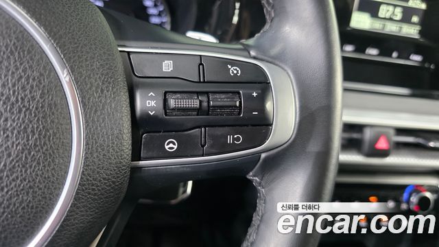 Kia K5 2023 — photo 24