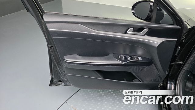 Kia K5 2023 — photo 14