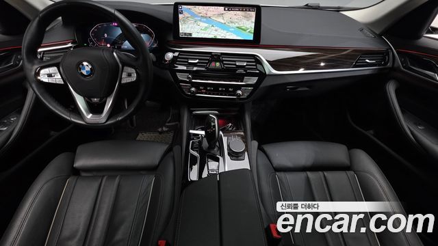 BMW 5-Series 2021 — photo 10