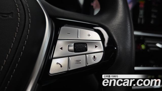 BMW 5-Series 2021 — photo 31