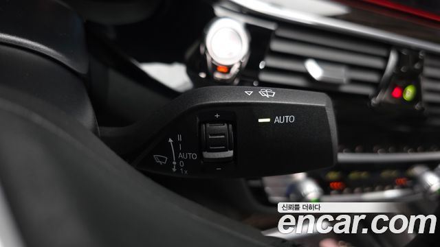 BMW 5-Series 2021 — photo 32