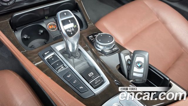 BMW 5-Series 2016 — photo 9