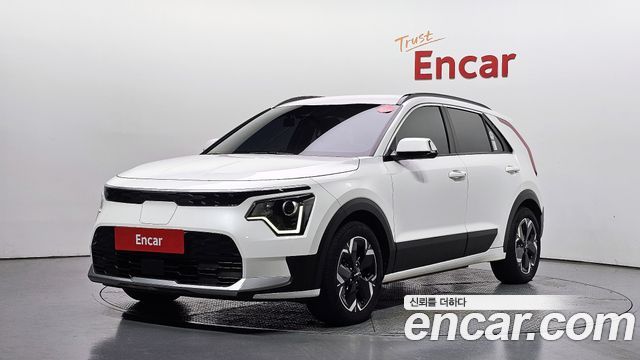 Kia Niro 2023 — photo 1