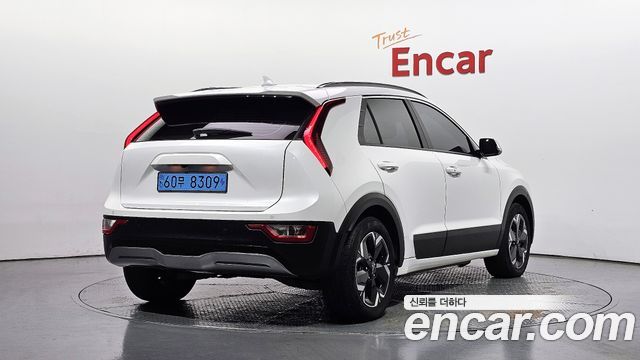 Kia Niro 2023 — photo 2
